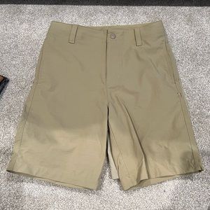 UA golf shorts